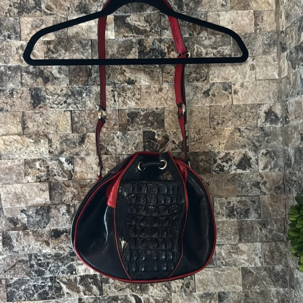 Black and red purse. New in bag from South Africa. - Picture 2 of 9